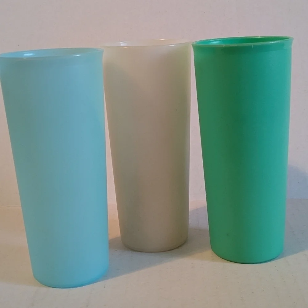 Vintage Tupperware Glasses. Set Of 3, Pristine Condition